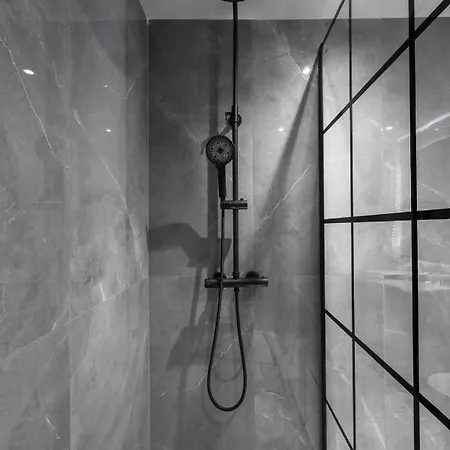 #luxlikehome Lux Locals 1 Apartment *